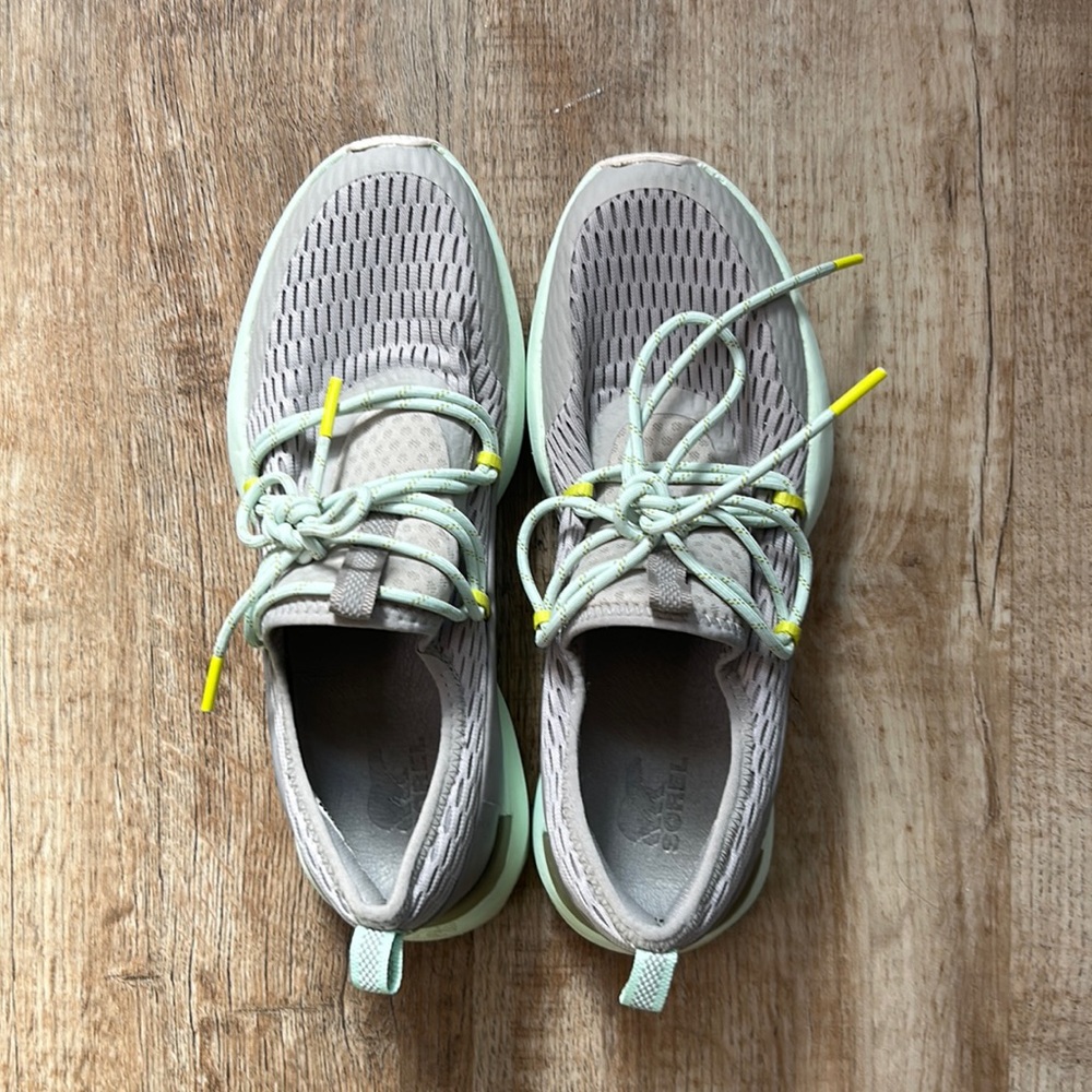 Sorel Women’s Kinetic Shoes size 7.5